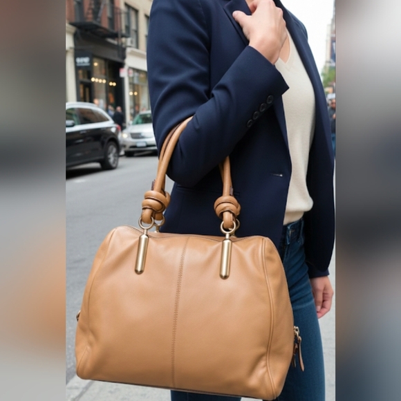 Chloe Tan Leather Satchel with Gold Hardware - Picture 17 of 17